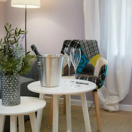 Zlatin Dvor - For 3, Terrace, Center, At 5-min, Bike Friendly Апартаменты Трогир