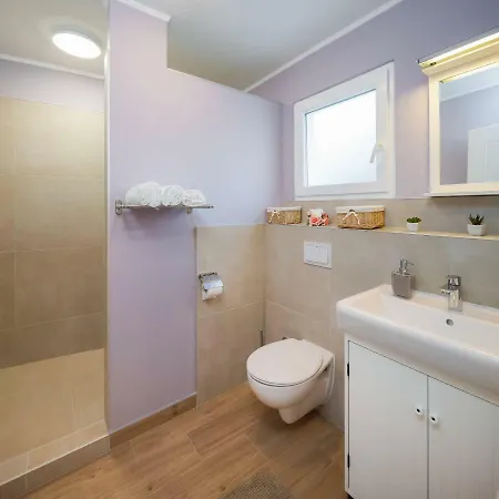 Zlatin Dvor - For 3, Terrace, Center, At 5-min, Bike Friendly * Trogir