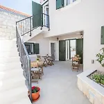 Zlatin Dvor - For 3, Terrace, Center, At 5-min, Bike Friendly Apartment Trogir