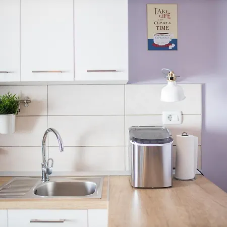 Zlatin Dvor - For 3, Terrace, Center, At 5-min, Bike Friendly Apartman Trogir