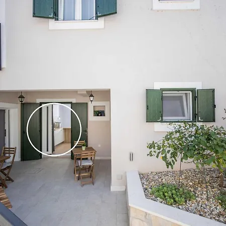 Zlatin Dvor - For 3, Terrace, Center, At 5-min, Bike Friendly *