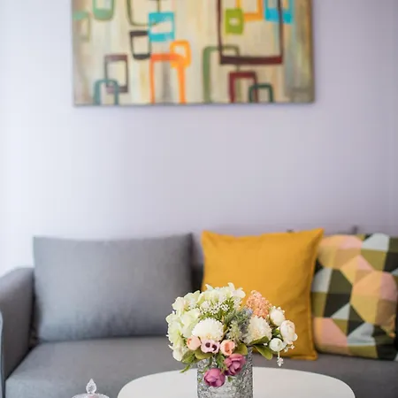 Apartman Zlatin Dvor - For 3, Terrace, Center, At 5-min, Bike Friendly *