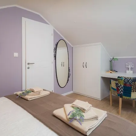 Zlatin Dvor - For 3, Terrace, Center, At 5-min, Bike Friendly *