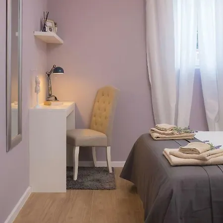 Zlatin Dvor - For 3, Terrace, Center, At 5-min, Bike Friendly Apartman Trogir