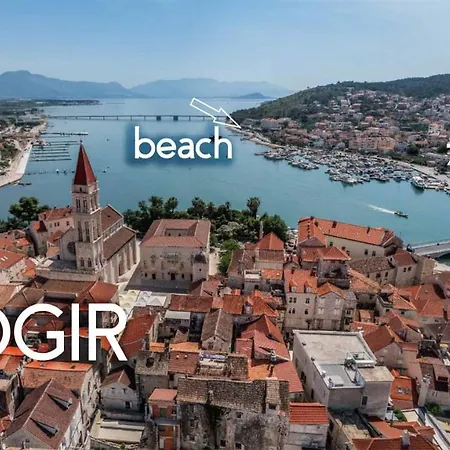 Appartement Zlatin Dvor - For 3, Terrace, Center, At 5-min, Bike Friendly Trogir