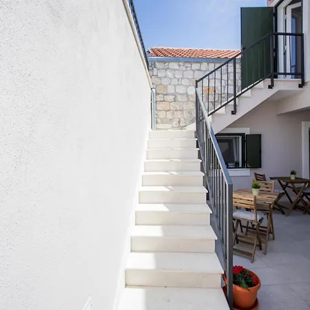 Διαμέρισμα Zlatin Dvor - For 3, Terrace, Center, At 5-min, Bike Friendly