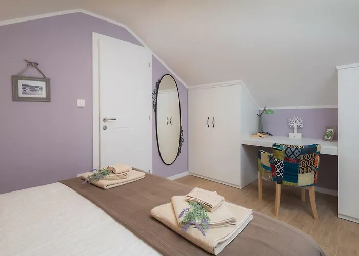 Zlatin Dvor - For 3, Terrace, Center, At 5-min, Bike Friendly *