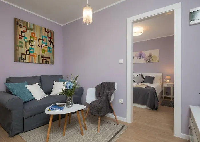 Appartement Zlatin Dvor - For 3, Terrace, Center, At 5-min, Bike Friendly Trogir