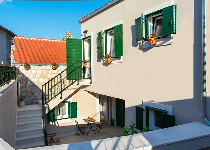 Zlatin Dvor - For 3, Terrace, Center, At 5-min, Bike Friendly * Trogir